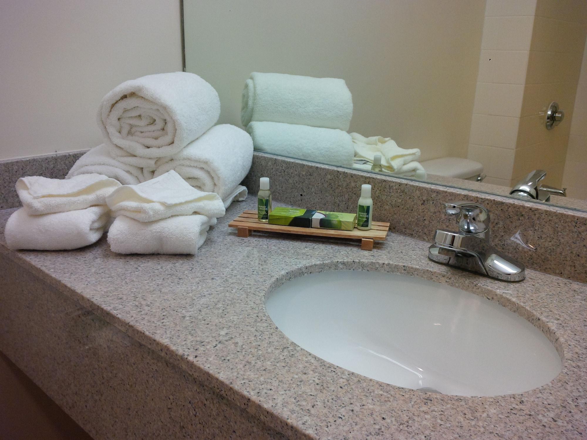Maron Hotel & Suites Danbury Ngoại thất bức ảnh