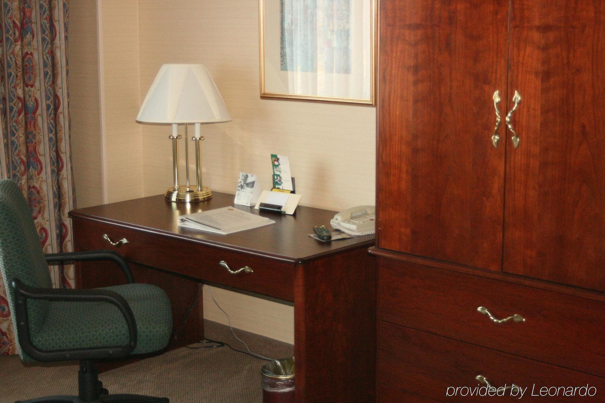 Maron Hotel & Suites Danbury Phòng bức ảnh